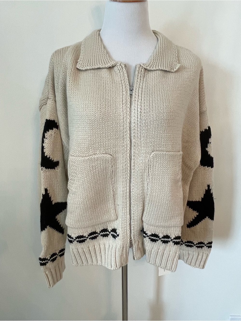 Commence Cream Double Zip-Front Chunky Knit with Black Star Detail - Picture 4 of 7